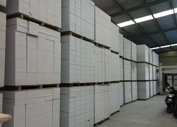 轻质砖客厅隔墙施工