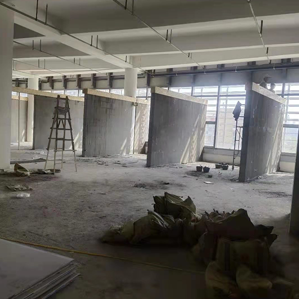 轻质砖客厅隔墙施工